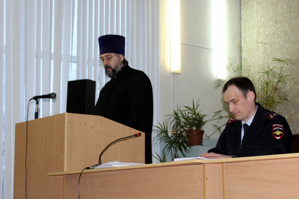 В Березниковском отделе МВД России состоялась встреча со священнослужителем